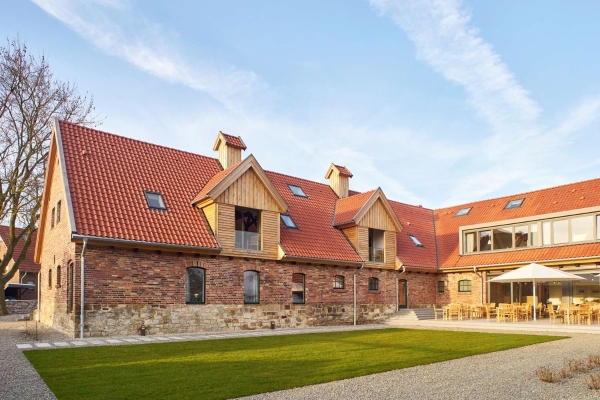 Country Partner Yard Boarding Hotel